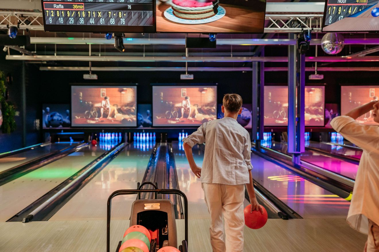Kinderen bowlen in Utrecht